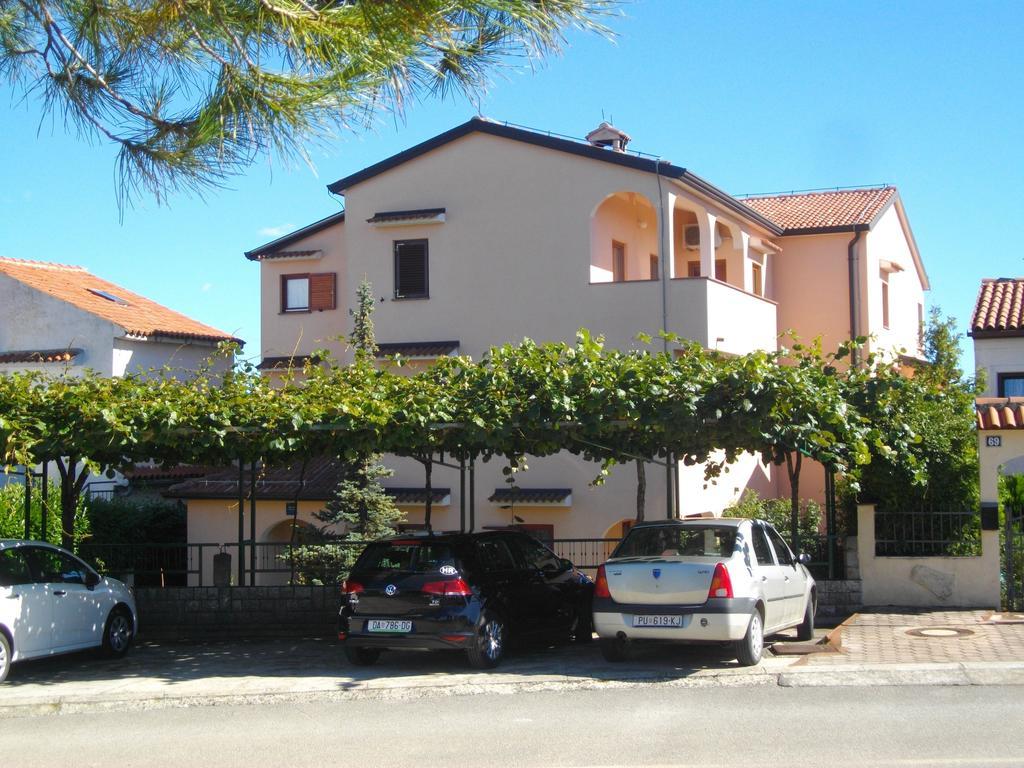 Apartments Neda - Porec South エクステリア 写真