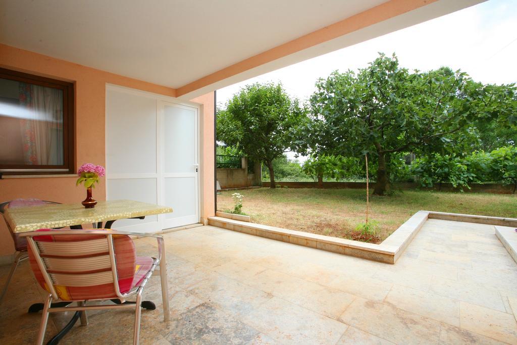 Apartments Neda - Porec South 部屋 写真