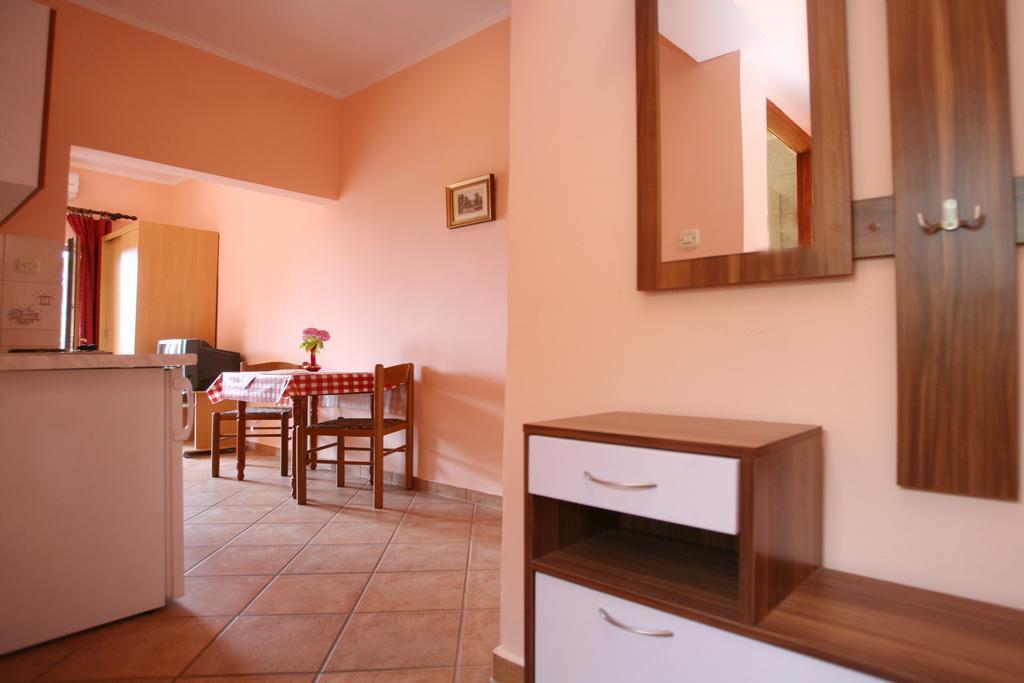 Apartments Neda - Porec South 部屋 写真