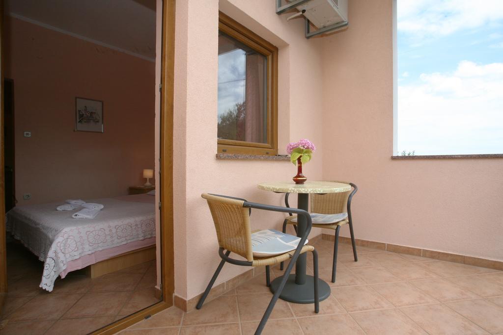 Apartments Neda - Porec South 部屋 写真