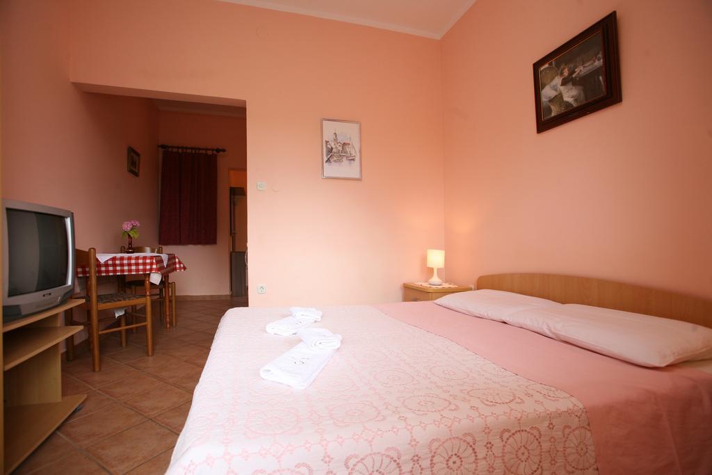 Apartments Neda - Porec South 部屋 写真